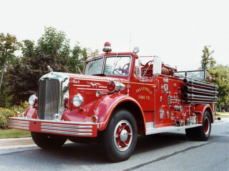  Mack L-85 Firetruck 1954 года  (фото 1 из 4)
